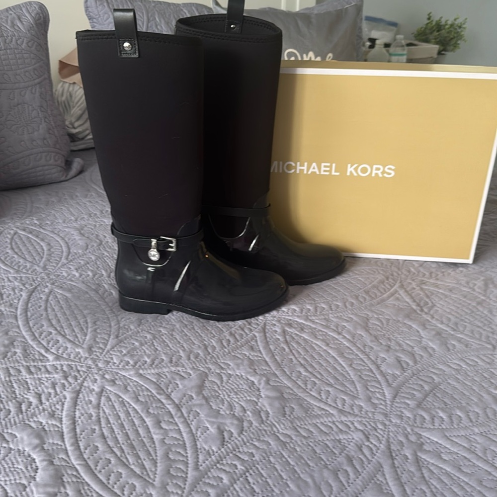 Michael Kors Charm Stretch Rain Boots